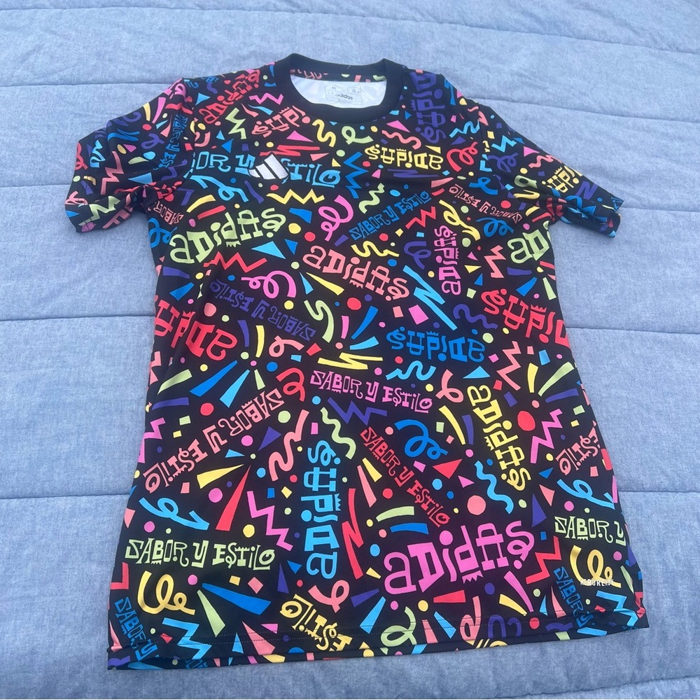 NWOT Adidas MLS Blank Pre-Match Hispanic Heritage Jersey Slim Fit Size Medium